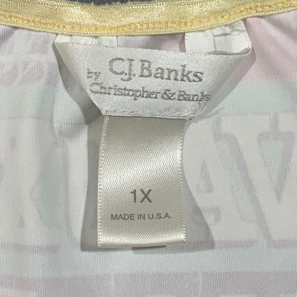 CJ Banks Womens 1X Newspaper Print V-Neck Short Sleeve Graphic Tee Multicolor - Picture 2 of 6